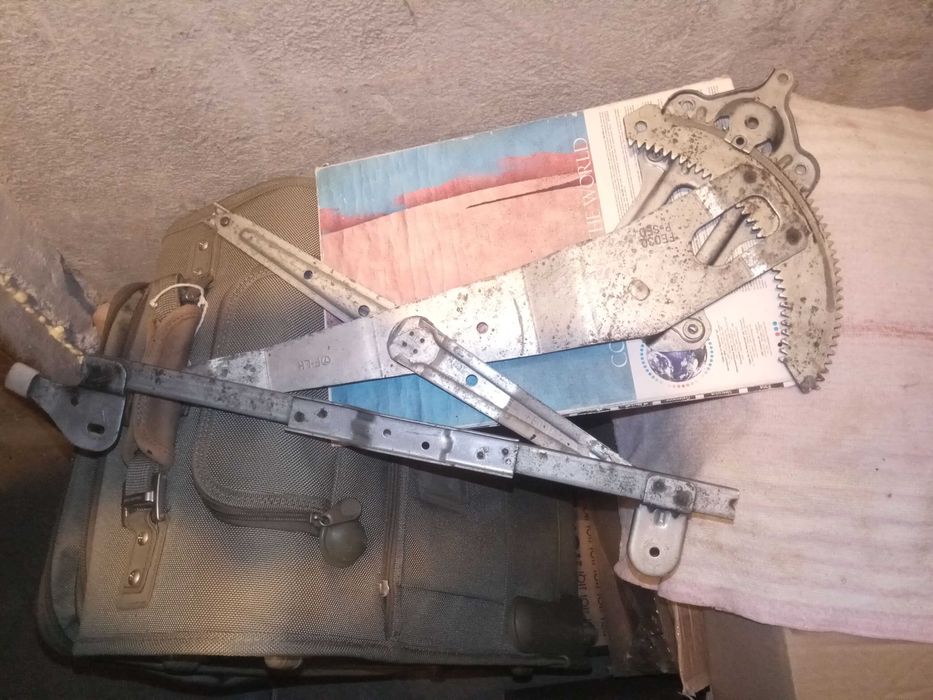 Преден ляв ел. стъклоподигач, Субару Импреза 2006/2007