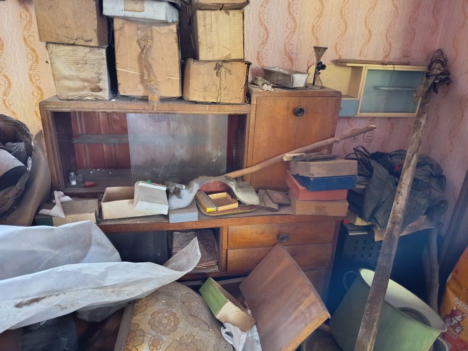 Мебели от дърво или пдч