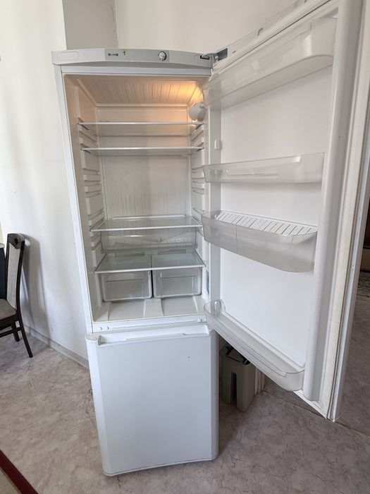 Холодильник indesit