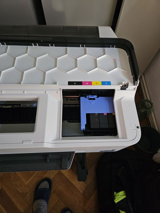 Vând plotter epson sc t5100