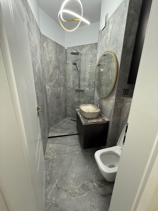 Inchiriez apartament