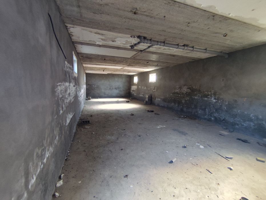 Зангиота тумани бўсувда 16 сотх 6хона иккита катта падваллик уй сотила