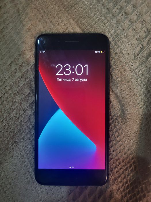 Продам iPhone 7+
