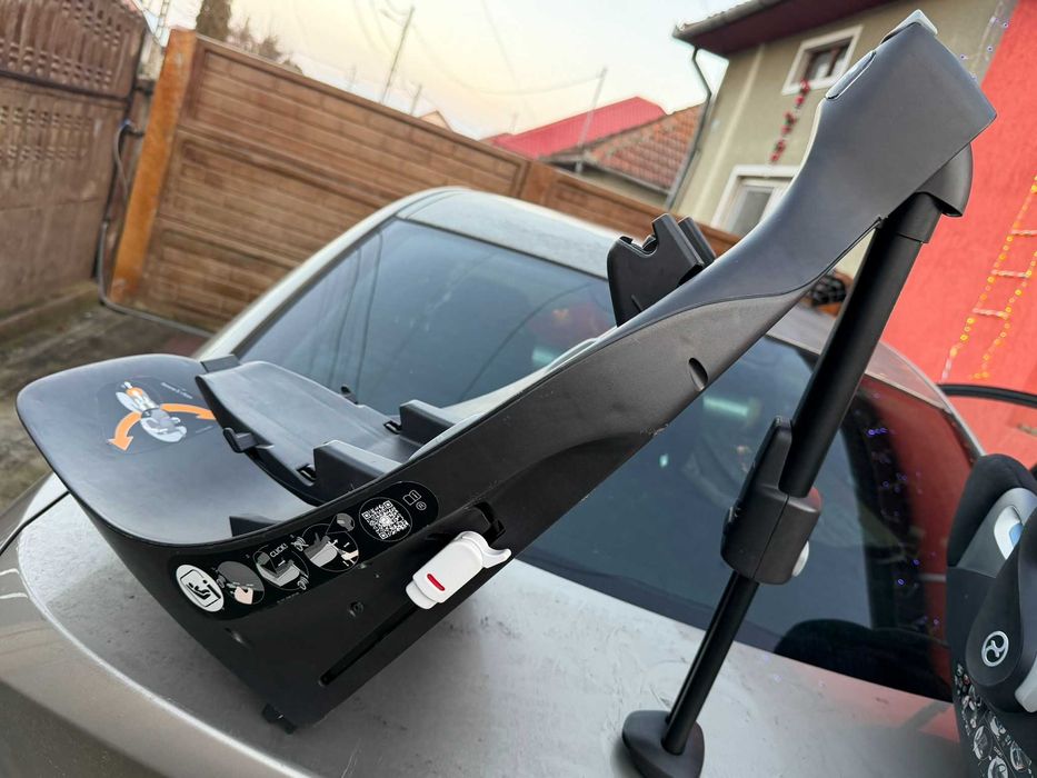Scoica Cybex Platinum Cloud Z i-Size black + baza izofix 360