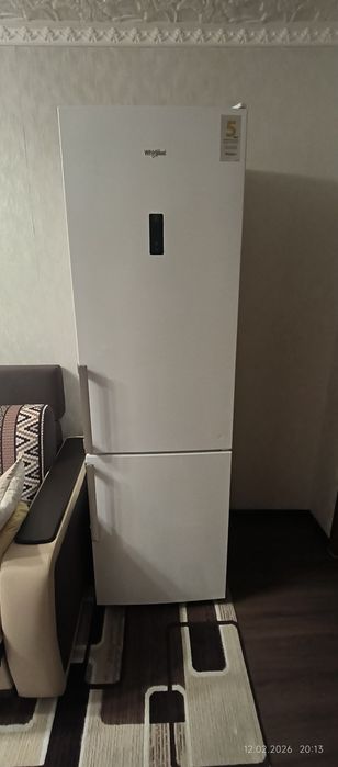 Продам холодильник Whirlpool.