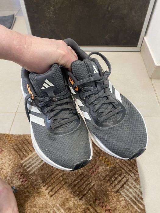 Adidasi dama nr 38,5. 24,5 cm