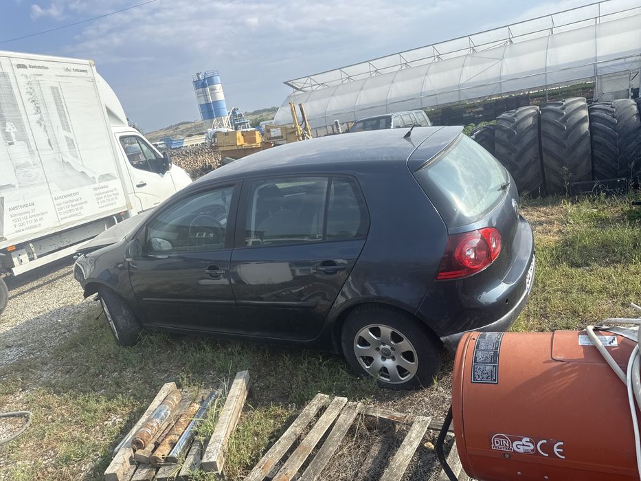 Dezmembrez golf 5 1.4 benzina
