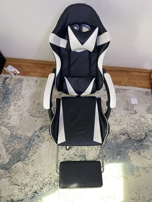 Игровое кресло почти новая