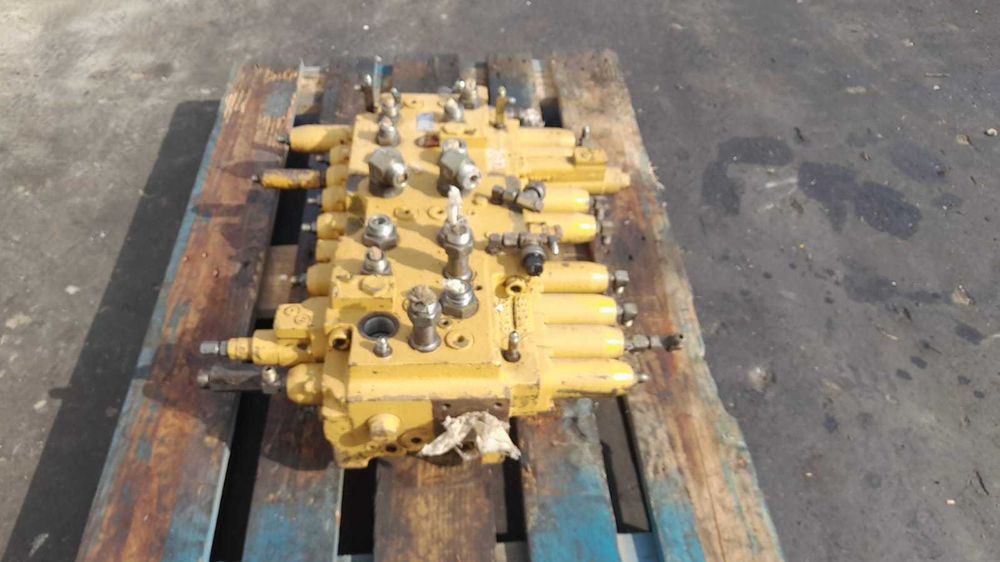 Distribuitor hidraulic Caterpillar KMX13SA , excavator Caterpillar 317