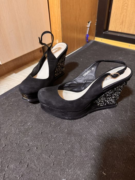 Продам женскую обувь