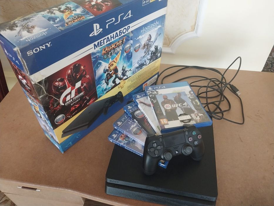 playstation 4 slim
