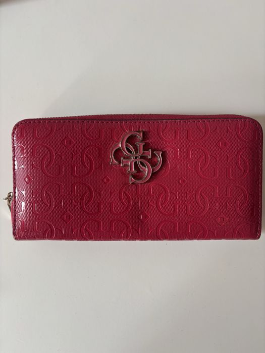 Дамски портфейл Guess