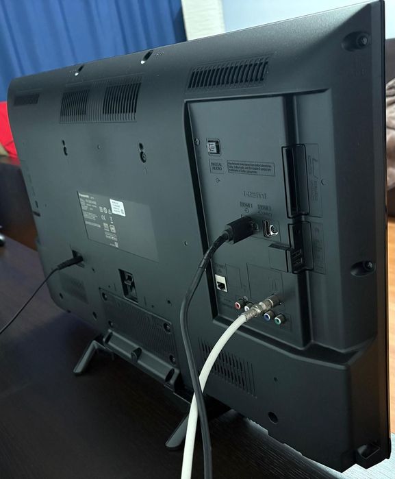 Vând Televizor Smart Panasonic 32" / 80 cm