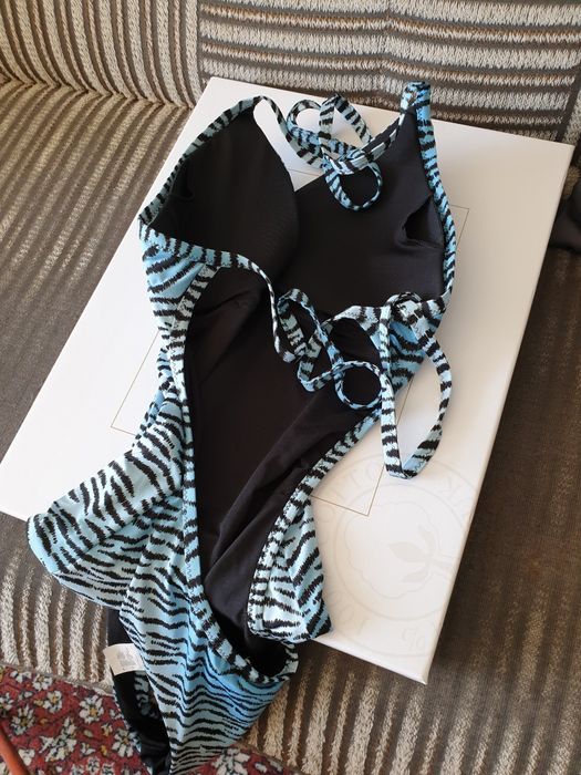 Продам купальник