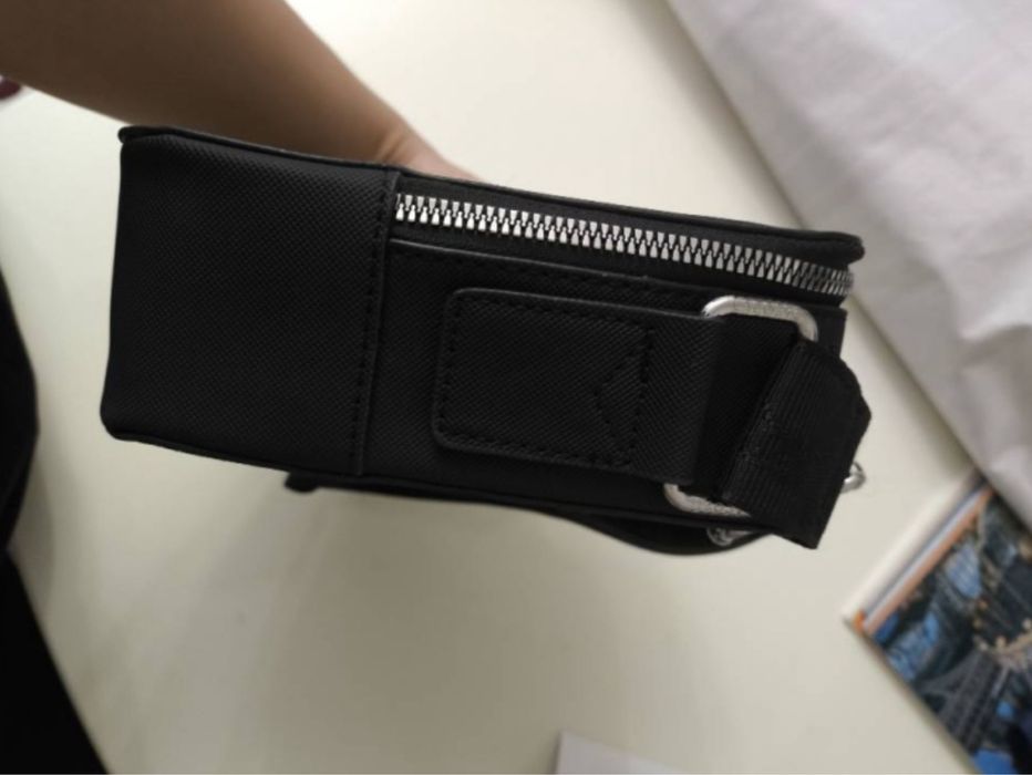 Барсетка Лакосте сатылады