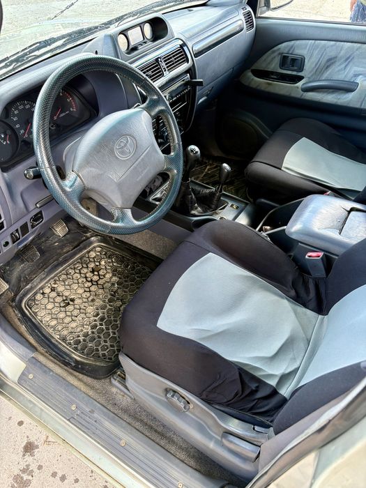 Toyota Land Cruiser 90