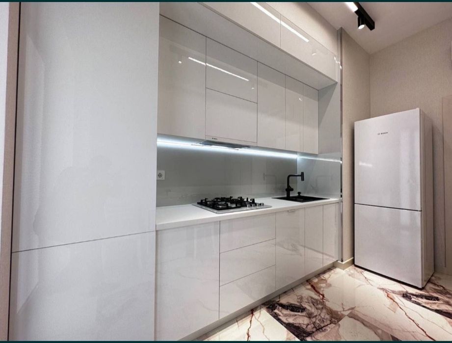 Сдается квартира возле Гостиницы Россия 
Кирпичный дом новостройка 
2/