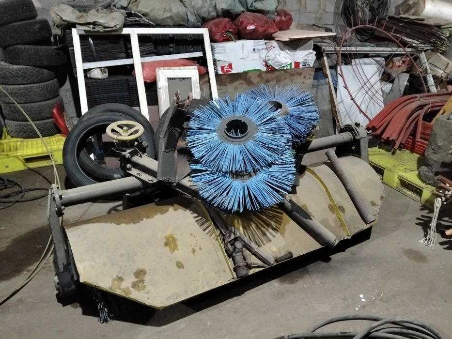 Продам коммунальную щётку на мтз