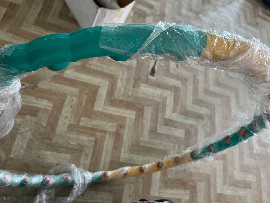 Спортивный  обруч с мячиками