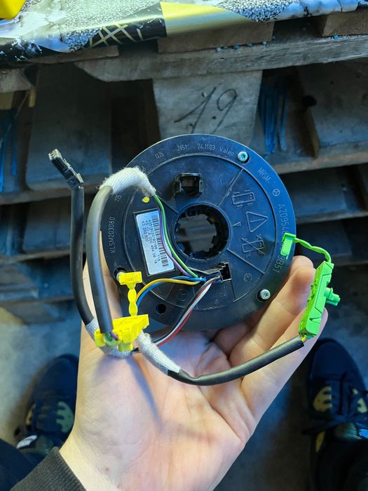 Спирален кабел на волана 
	 Mercedes W203 / C209  A209 CL203 2000–2009