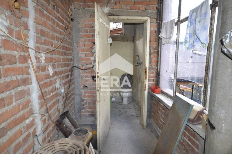 Продава се Етаж от къща в Хасково, Тракийски - 81 кв.м за 850 €/кв.м - Снимка #10