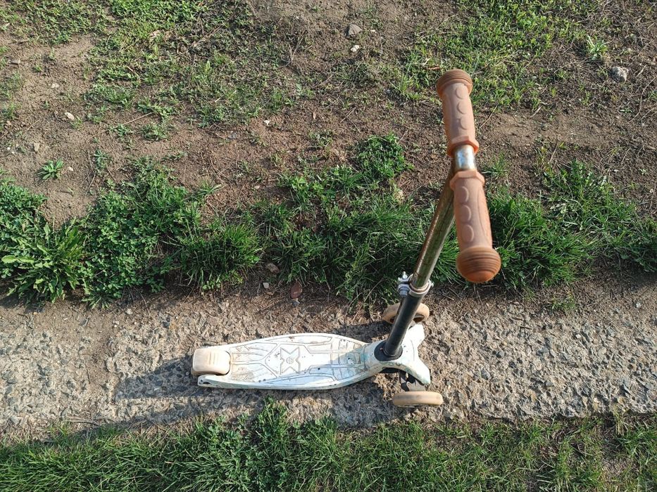 Самокат для девочек и мальчиков