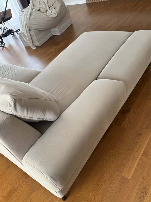 Canapea coltar extensibila cu loc de depozitare