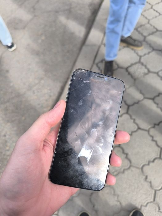 Продам айфон X Нужен ремонт