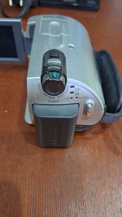 Продам видеокамеру HD...Sony оригинал