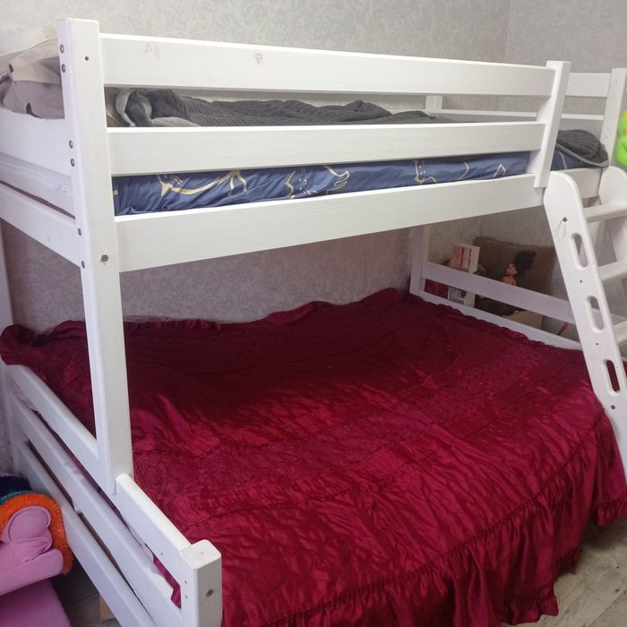 Продам кровать двухъярусная
