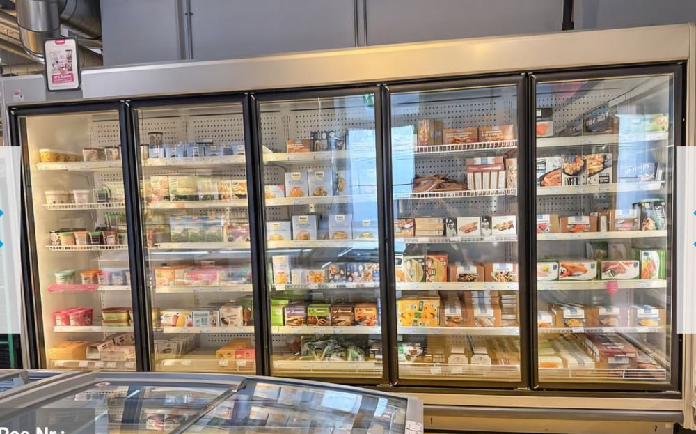 Vitrina frigorifica bauturi/lactate/ congelare