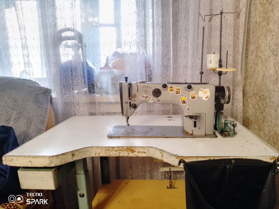 Продам швейную машину