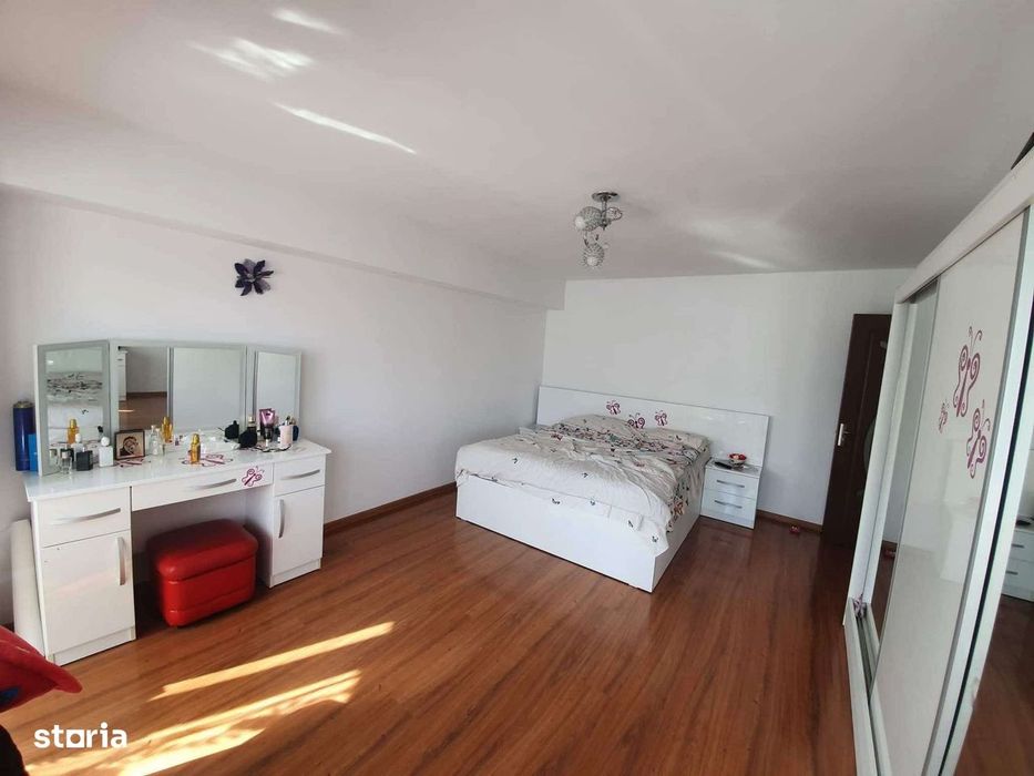 Apartament 4 camere renovat Piata Mare