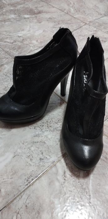 Официални обувки с тънък ток, подходящи за повод.Размер 36