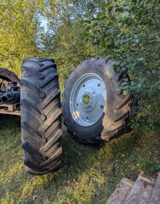 Продам комплектные колеса на на трактор