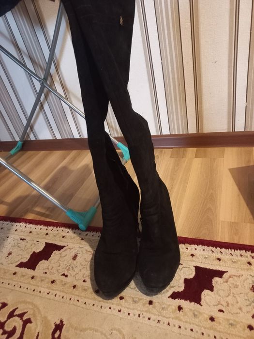 Продам зимние замшевые сапоги