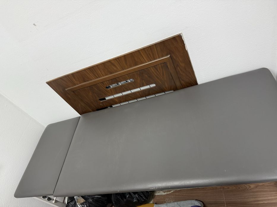 Кушетка для мастеров наращивания ресниц и депиляции