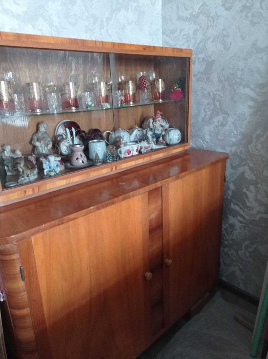 Продается советский сервант б/у