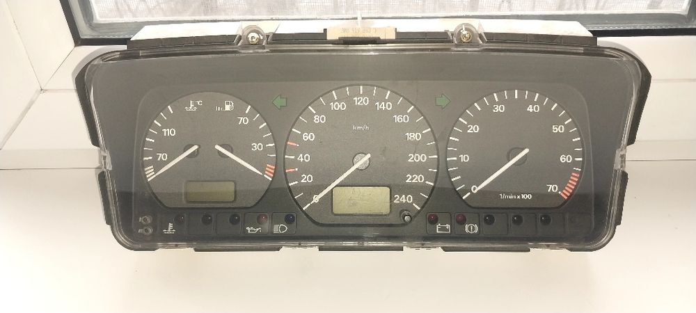 Щиток Пассат Б3 Б4 Гольф Венто Фольксваген VW