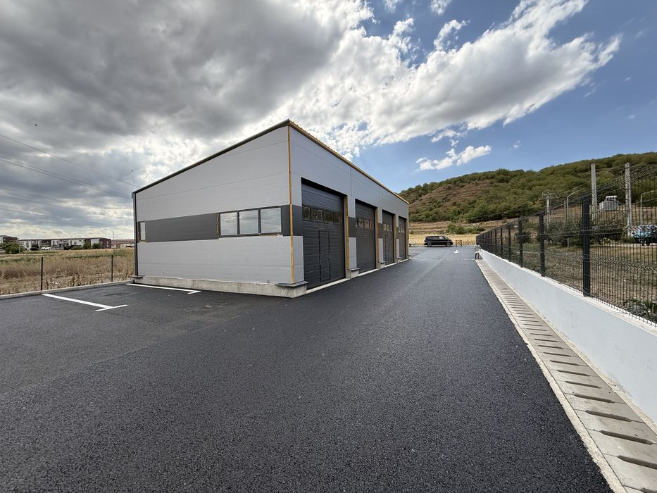 Inchiriez locatie pentru  Service auto