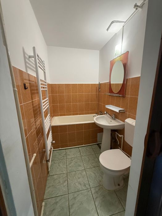 Vând apartament două camere str George Coșbuc parter