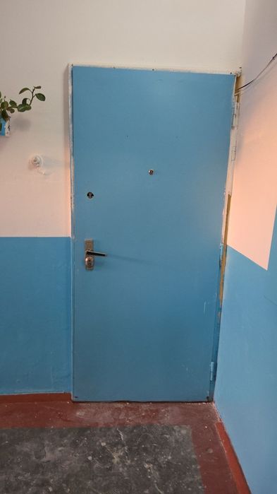 Продается железная дверь