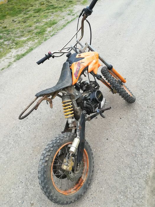 Vând cross de 125cc 4 trepte