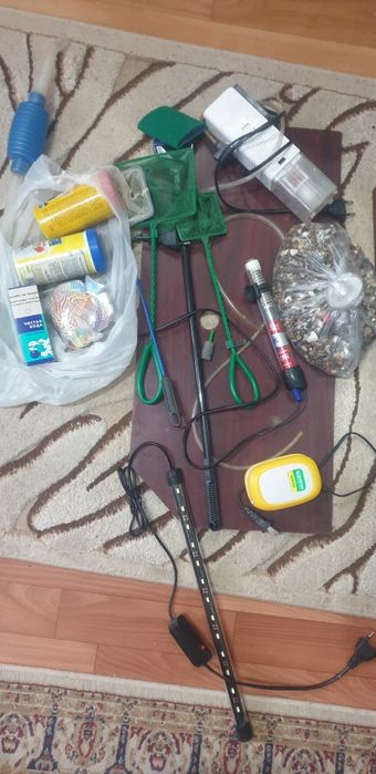 Продам аквариум.  ( 75-80литров)