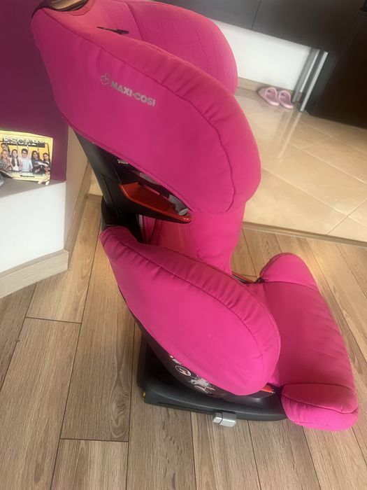 Детски стол за кола