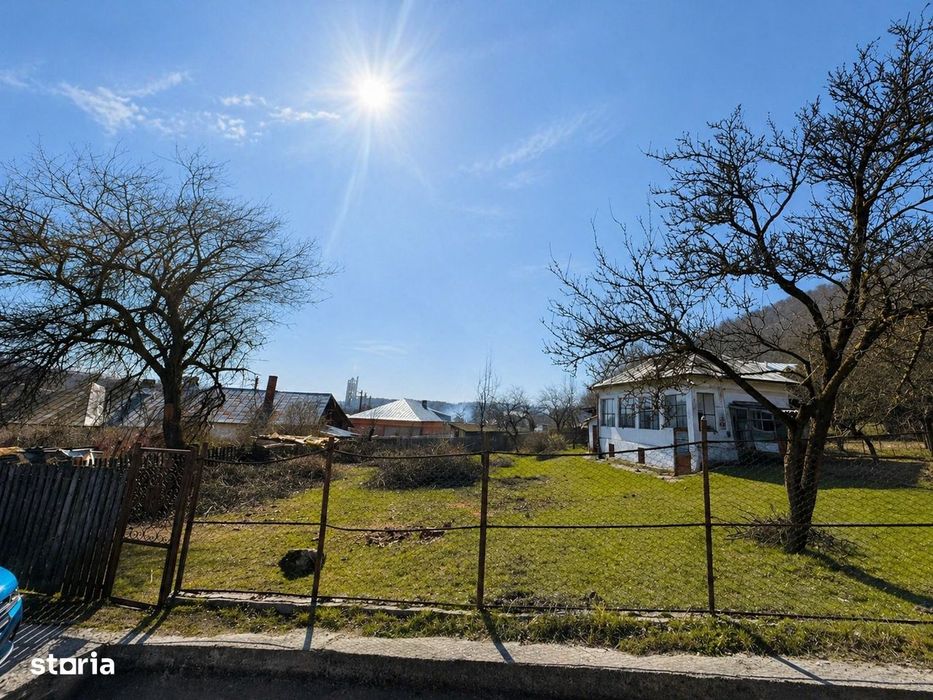 Teren 1.002 mp langa Manastirea Namaesti