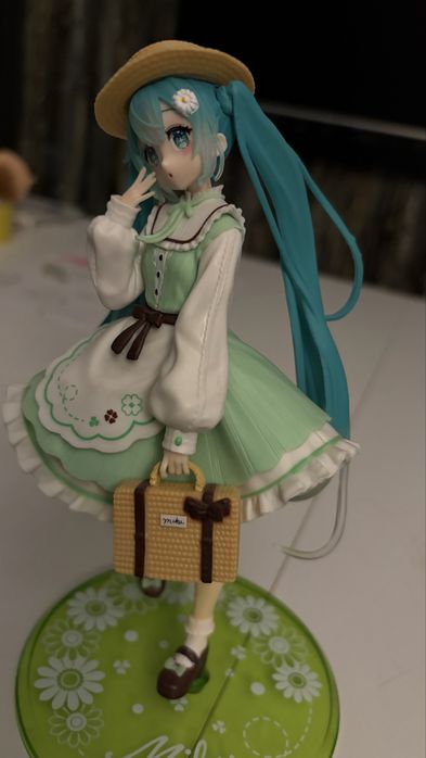 Hatsune Miku figure