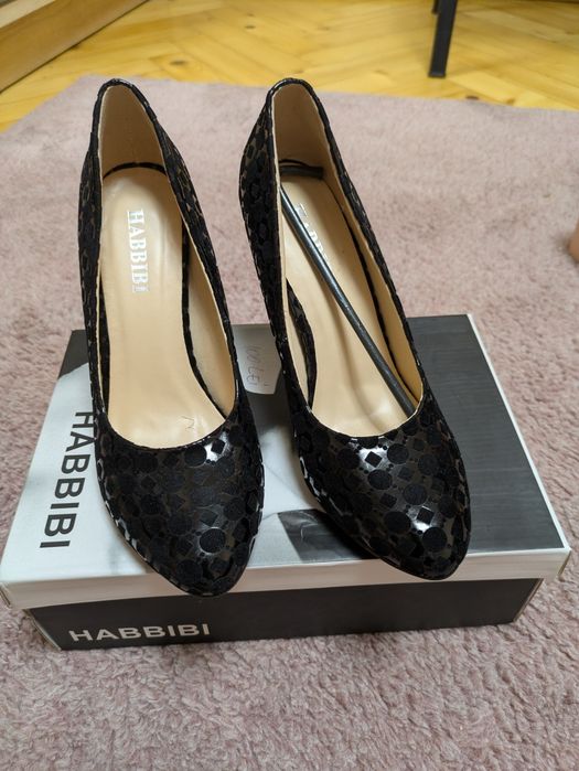 Pantofi cu toc eleganți