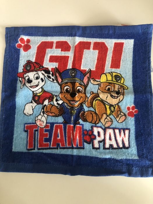 Детска раница с подарък.