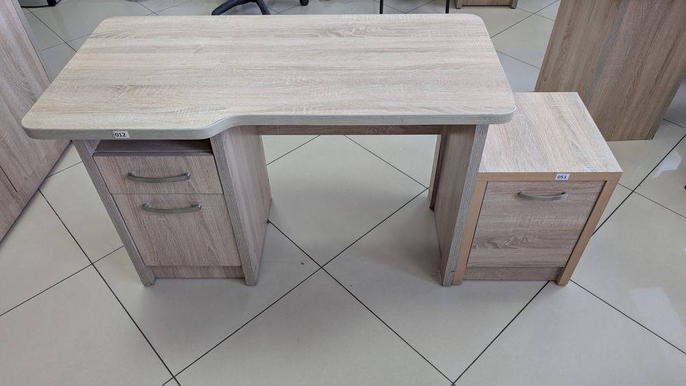 Продам стол офисный с тумба